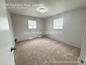 16112 Maple Heights Blvd in Maple Heights, OH - Building Photo - Building Photo