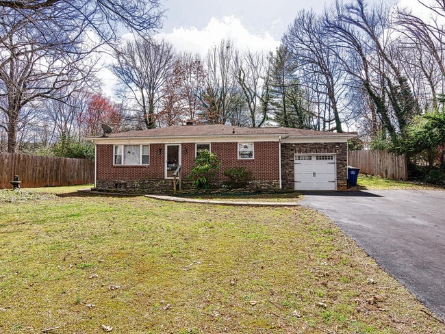 property at 3324 Arlington Dr