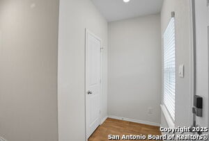 4831 Nueces Path in San Antonio, TX - Foto de edificio - Building Photo