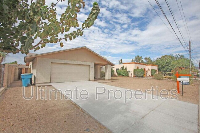 property at 2808 W Orangewood Ave