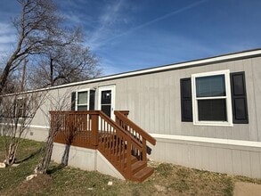 122 Prairie Dr in Sanger, TX - Building Photo - Building Photo