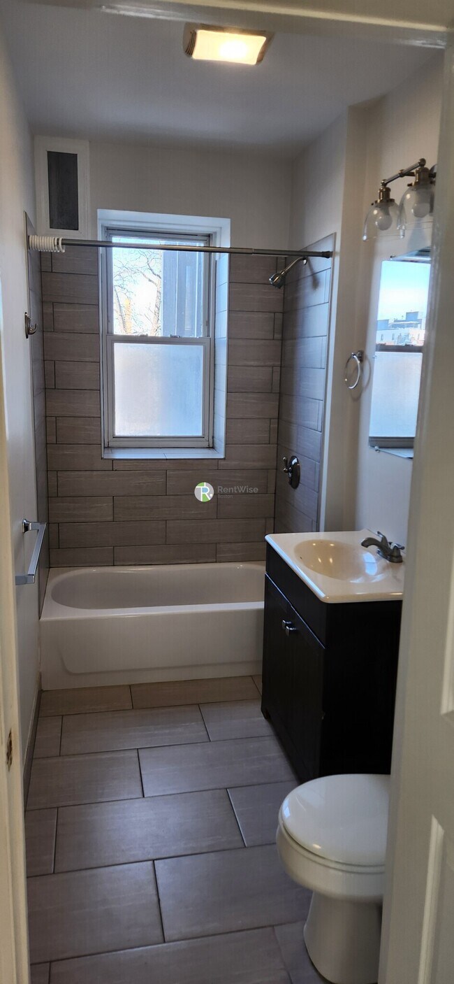4 Farrington Ave in Boston, MA - Building Photo - Building Photo