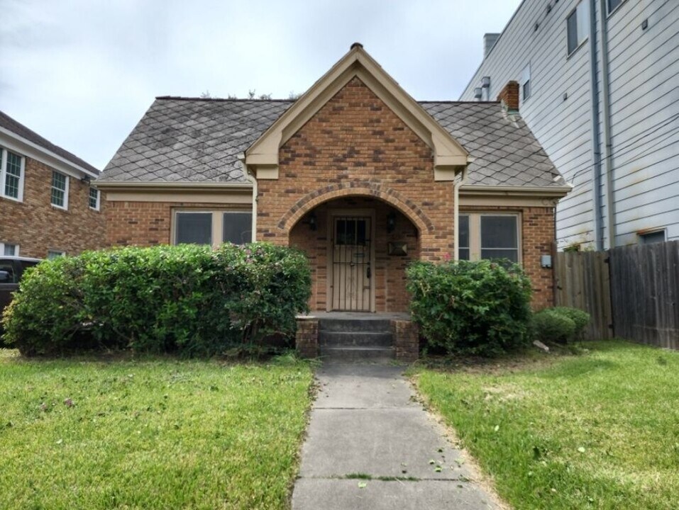4716 Crawford St in Houston, TX - Building Photo