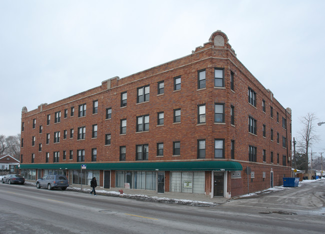 7451 S Bennett Ave in Chicago, IL - Foto de edificio - Building Photo