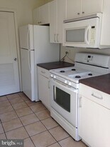 16565 Sherwood Pl in Woodbridge, VA - Building Photo