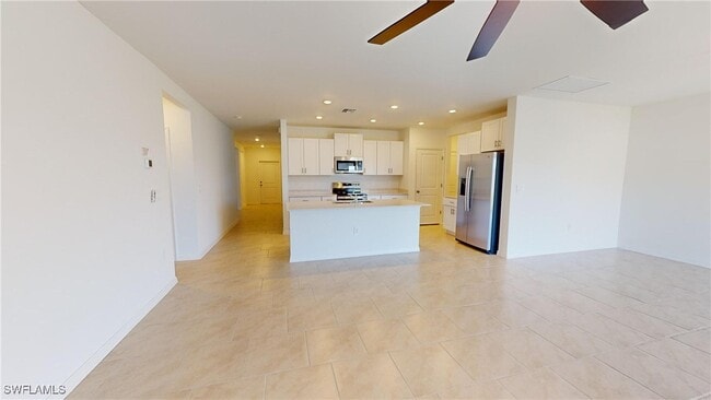 12005 Savanna Lks Blvd in Lehigh Acres, FL - Foto de edificio - Building Photo