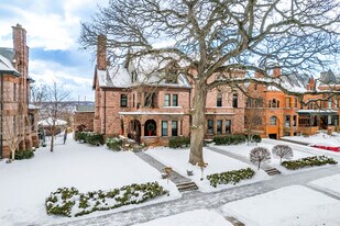 322 Summit Ave in St. Paul, MN - Building Photo