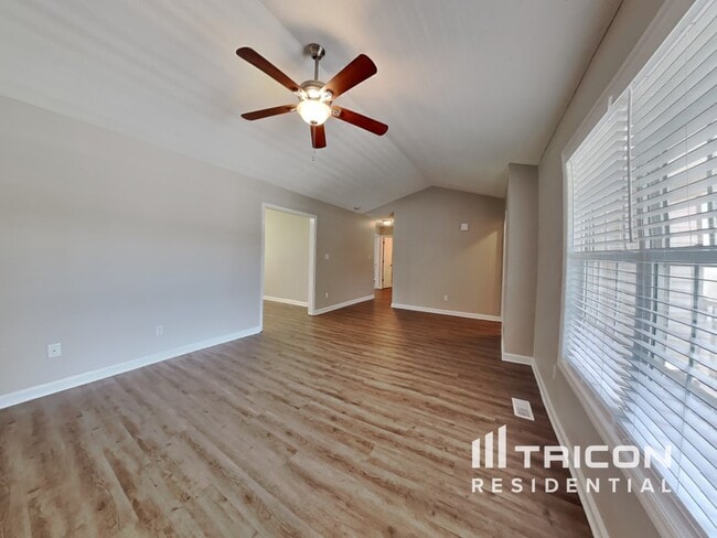 2112 McKinnon Dr in Clayton, NC - Building Photo - Building Photo