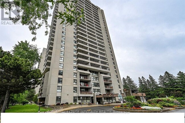 property at 1785-1785 Frobisher Ln