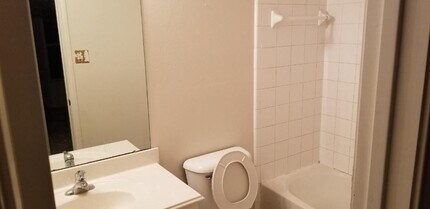 13015 Peppergate Ln in Houston, TX - Building Photo - Building Photo