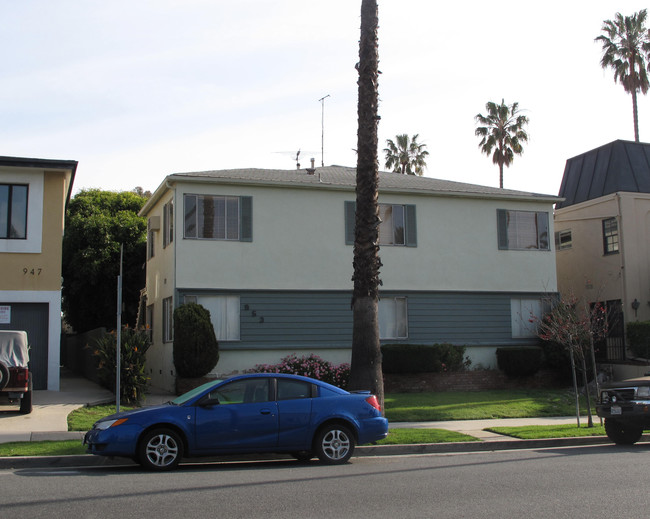 Mar-lyn Apartments in Santa Monica, CA - Building Photo - Building Photo