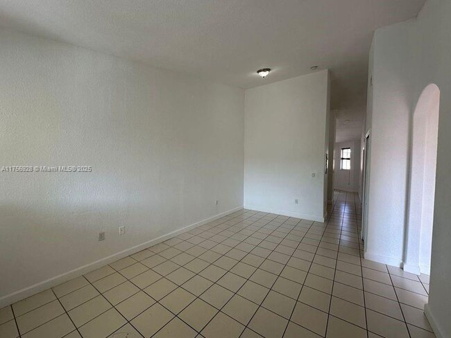 1651 SE 28th Ct in Homestead, FL - Building Photo - Building Photo