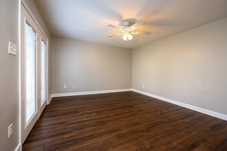 Cypress Lane Townhomes in Gulfport, MS - Building Photo - Interior Photo