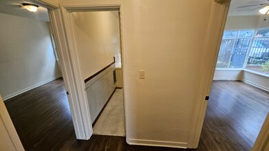 1629 N Hobart Blvd in Los Angeles, CA - Foto de edificio - Building Photo