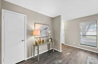 2401 Long Ridge Ln in Arlington, TX - Building Photo - Building Photo