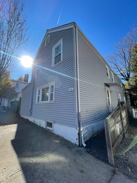 25 Sciarappa St, Unit 1 in Cambridge, MA - Building Photo