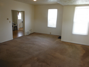 1359 Scoville Ave SW in Canton, OH - Building Photo - Building Photo