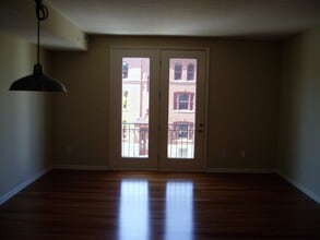 332 S 3rd St, Unit 2 in Columbus, OH - Foto de edificio - Building Photo