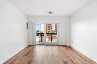 133 Commander Shea Blvd in Quincy, MA - Building Photo - Building Photo