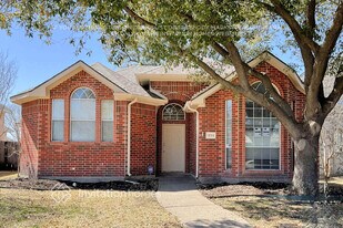 1225 Clear Creek Dr in Mesquite, TX - Building Photo