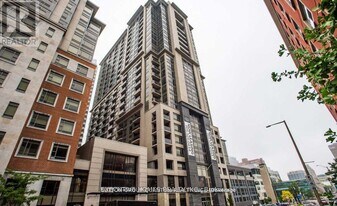 150 Main St W in Hamilton, ON - Building Photo