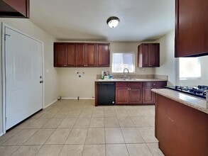 403 Benrud St in Duarte, CA - Building Photo - Building Photo