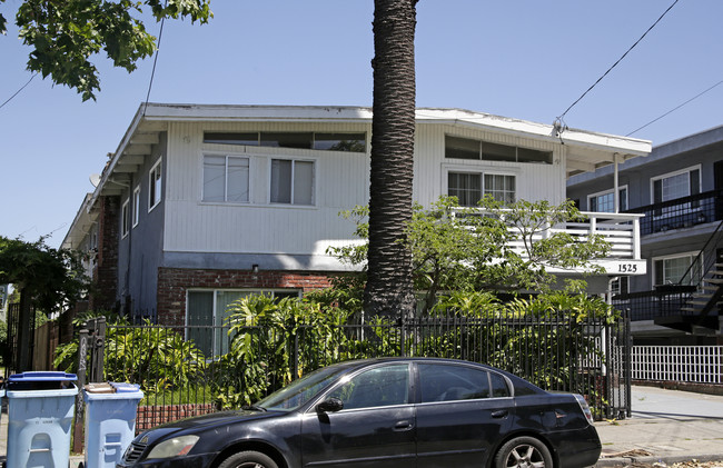 1525 Alcatraz Ave in Berkeley, CA - Building Photo - Building Photo