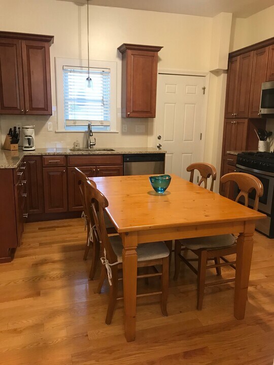 48 Cameron Ave, Unit 1 in Somerville, MA - Building Photo