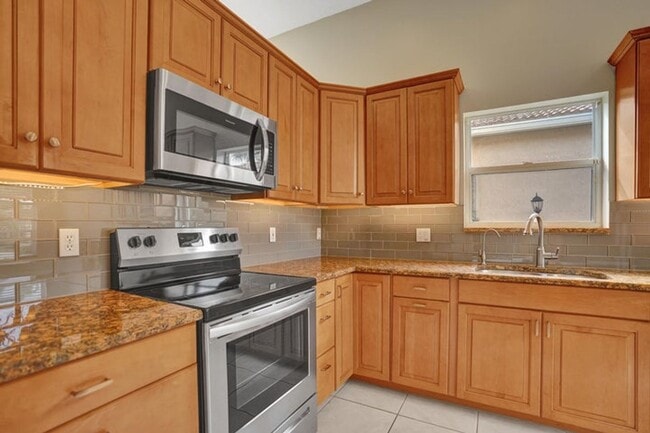 16658 La Mesa Dr in Delray Beach, FL - Building Photo - Building Photo