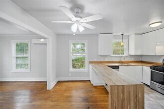 1403 Clifford Ave in Austin, TX - Building Photo - Building Photo