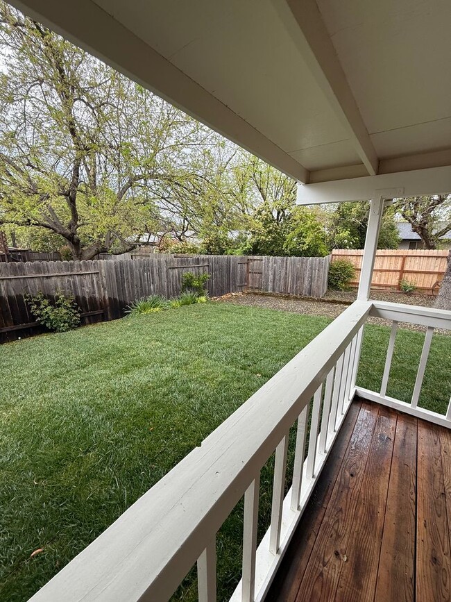 1683 Kildare Dr in Redding, CA - Building Photo - Building Photo
