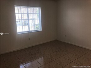 519 SW 2nd St-Unit -102 in Miami, FL - Building Photo - Building Photo