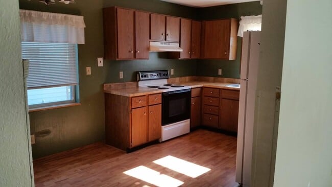 317 High St in Vermillion, SD - Building Photo - Building Photo