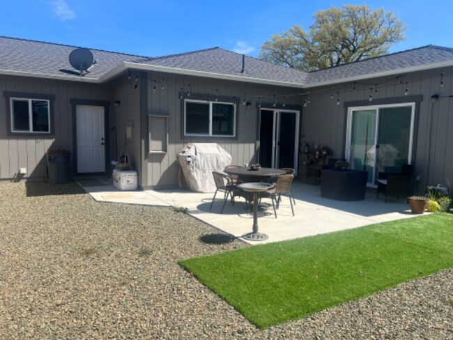 21081 Barnes St in Middletown, CA - Building Photo - Building Photo