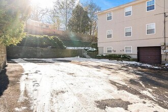 12 Greenlawn Rd in Huntington, NY - Building Photo - Building Photo