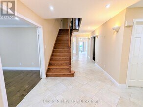 3669 Baird Ct in Mississauga, ON - Building Photo - Building Photo