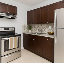 2601 NW 207th St, Unit Lakehouse - 2 Bedroom in Miami Gardens, FL - Building Photo