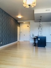 2001 Lincoln St-Unit -720 in Denver, CO - Foto de edificio - Building Photo