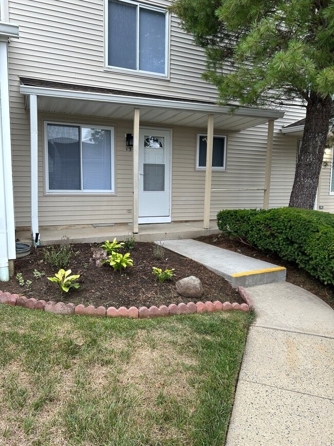 13 Inwood Terrace in Freehold, NJ - Building Photo - Building Photo