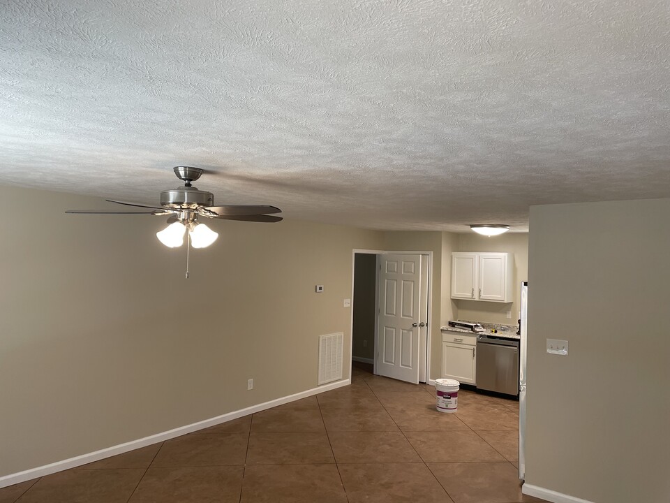 11451 McFarland Ln in Carbondale, IL - Building Photo
