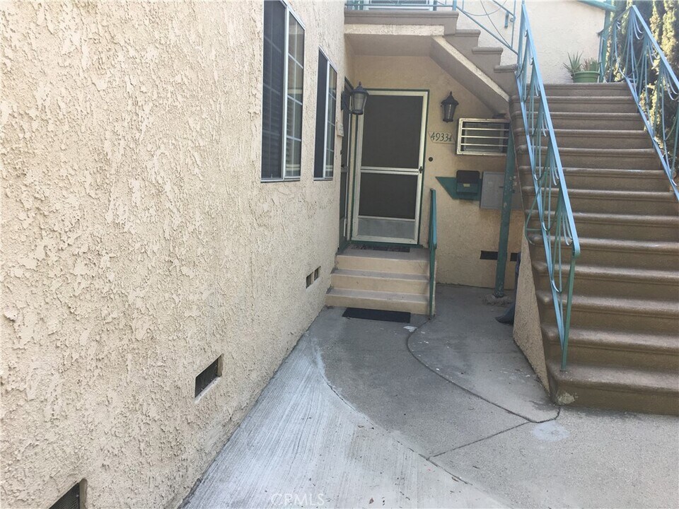 4933 Cahuenga Blvd in Los Angeles, CA - Building Photo
