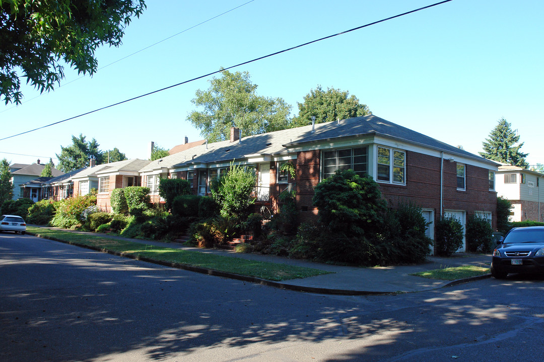 623-635 NE 29th Ave in Portland, OR - Building Photo