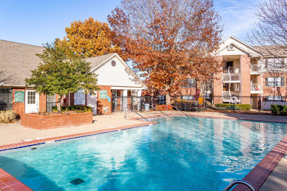 Claremore Creek in Claremore, OK - Foto de edificio