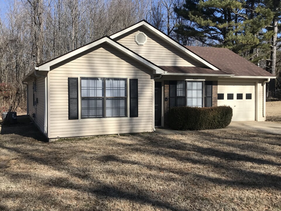 4005 Cedar Valley Dr in Paragould, AR - Building Photo