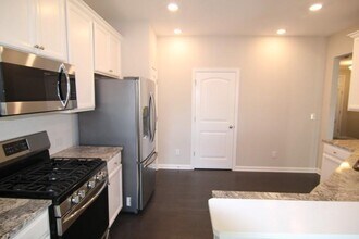 7225 Heritage Oak Ct in Cumming, GA - Building Photo - Building Photo