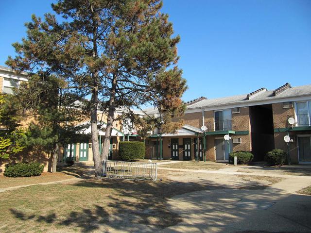 Hampton Gardens in Toms River, NJ - Foto de edificio