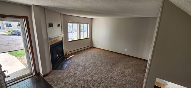 60 Old Town Rd #119, Unit c/o 217DRT LLC in Vernon, CT - Foto de edificio - Building Photo