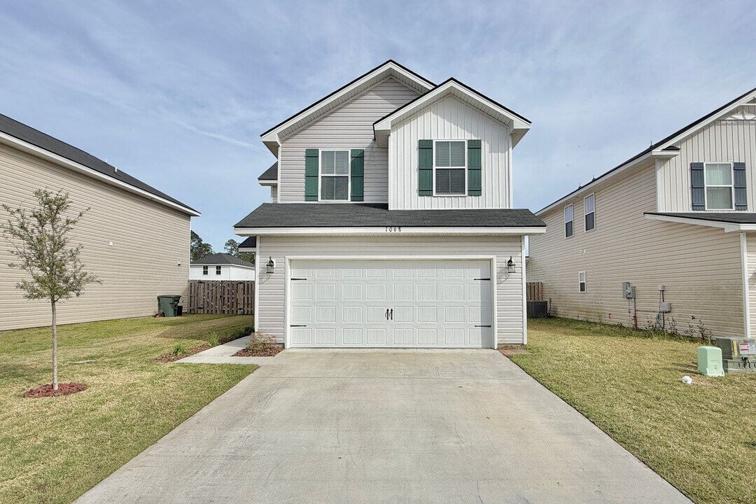 1068 Grayson Ave in Hinesville, GA - Building Photo