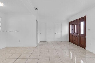 1101 SW 17th Ave in Miami, FL - Foto de edificio - Building Photo