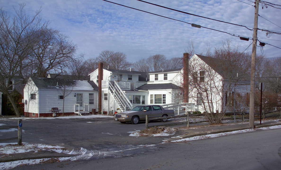 379 South St in Hyannis, MA - Building Photo